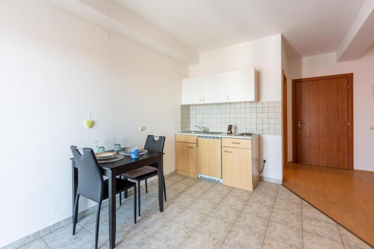 Apartments Antonija Crikvenica Exterior photo