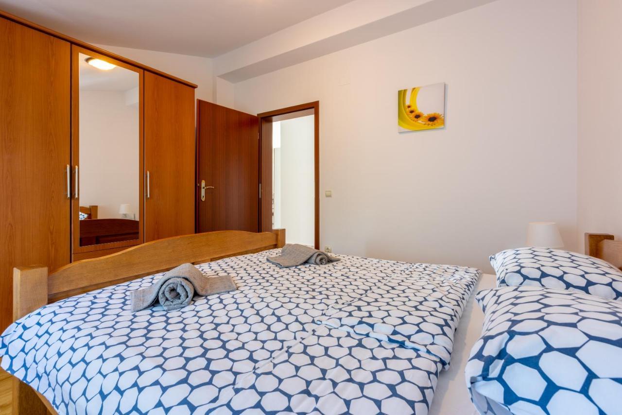 Apartments Antonija Crikvenica Exterior photo