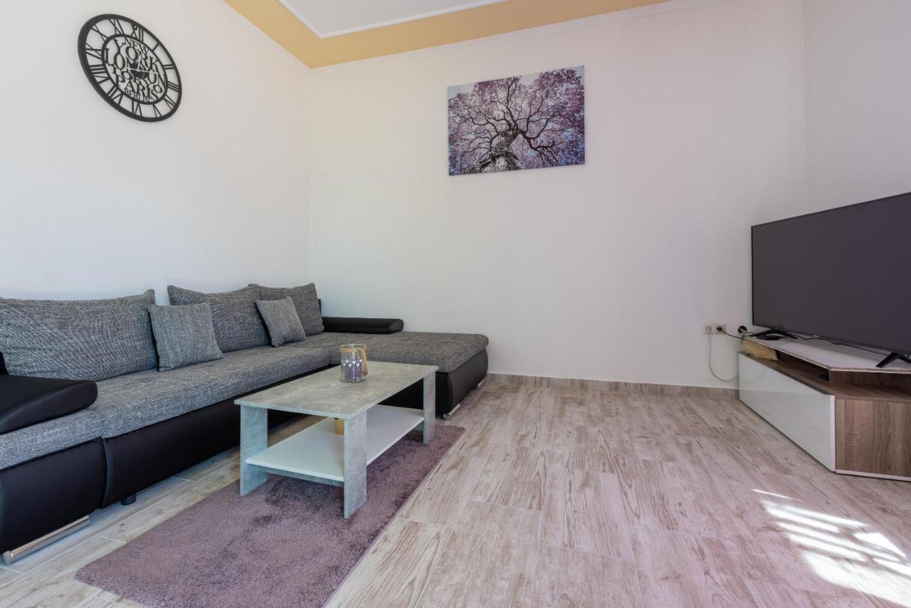 Apartments Antonija Crikvenica Exterior photo